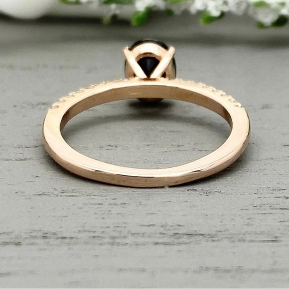 Rose Gold ring with Black Onyx & simulated diamonds - Picture 3 of 5